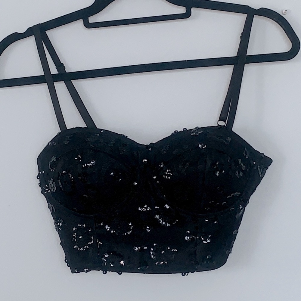 NWT beautiful black sequin top medium